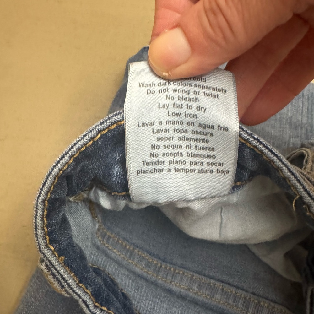 Judy Blue Light Wash skinny tulip hem Jeans size 7 or 28 EUC - Picture 9 of 9